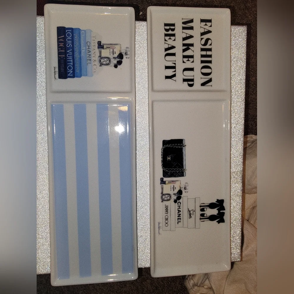 Ceramic jewelry or makeup trays
